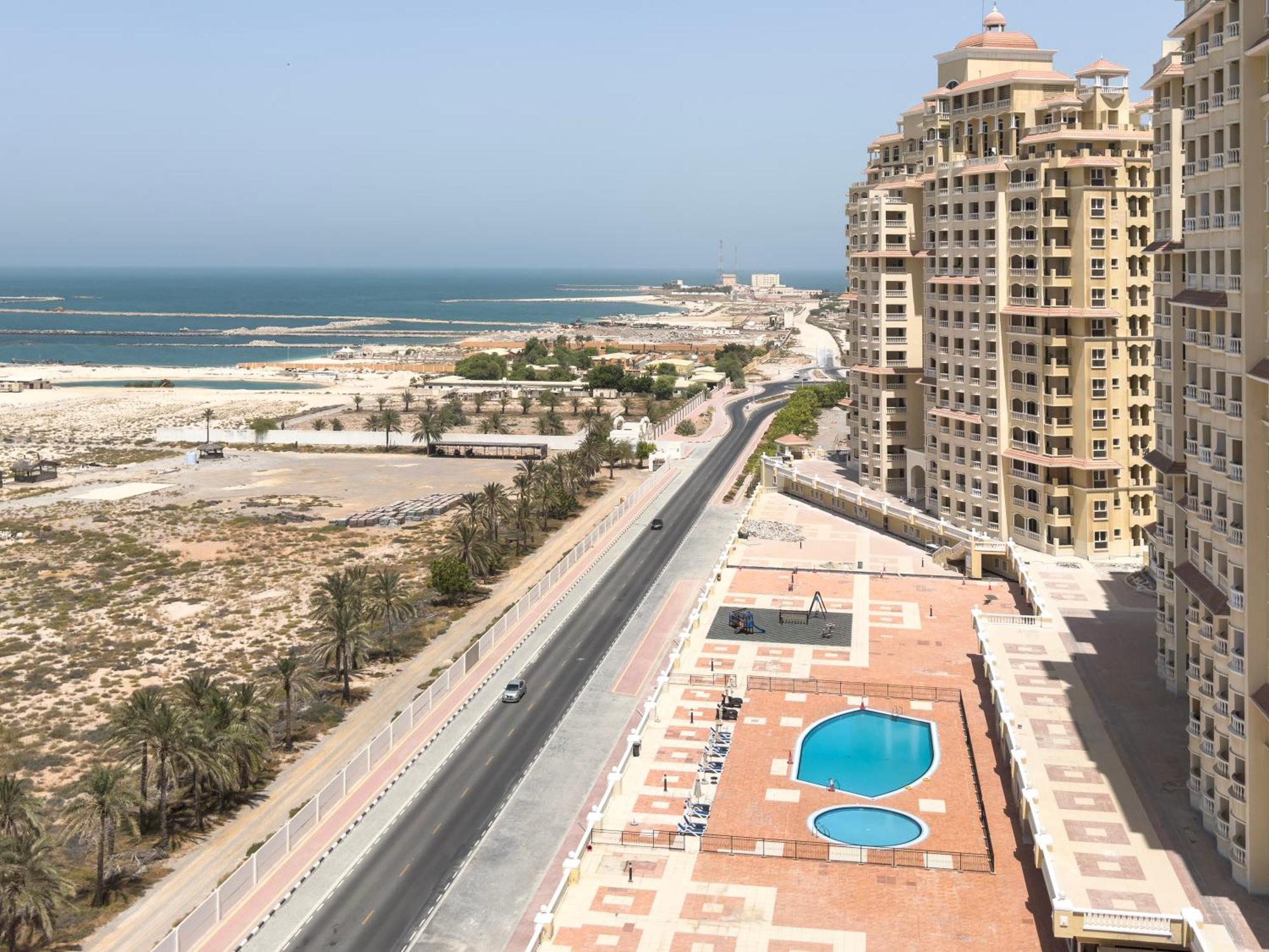 Blue Collection Homes - Al Hamra Village Apartment *