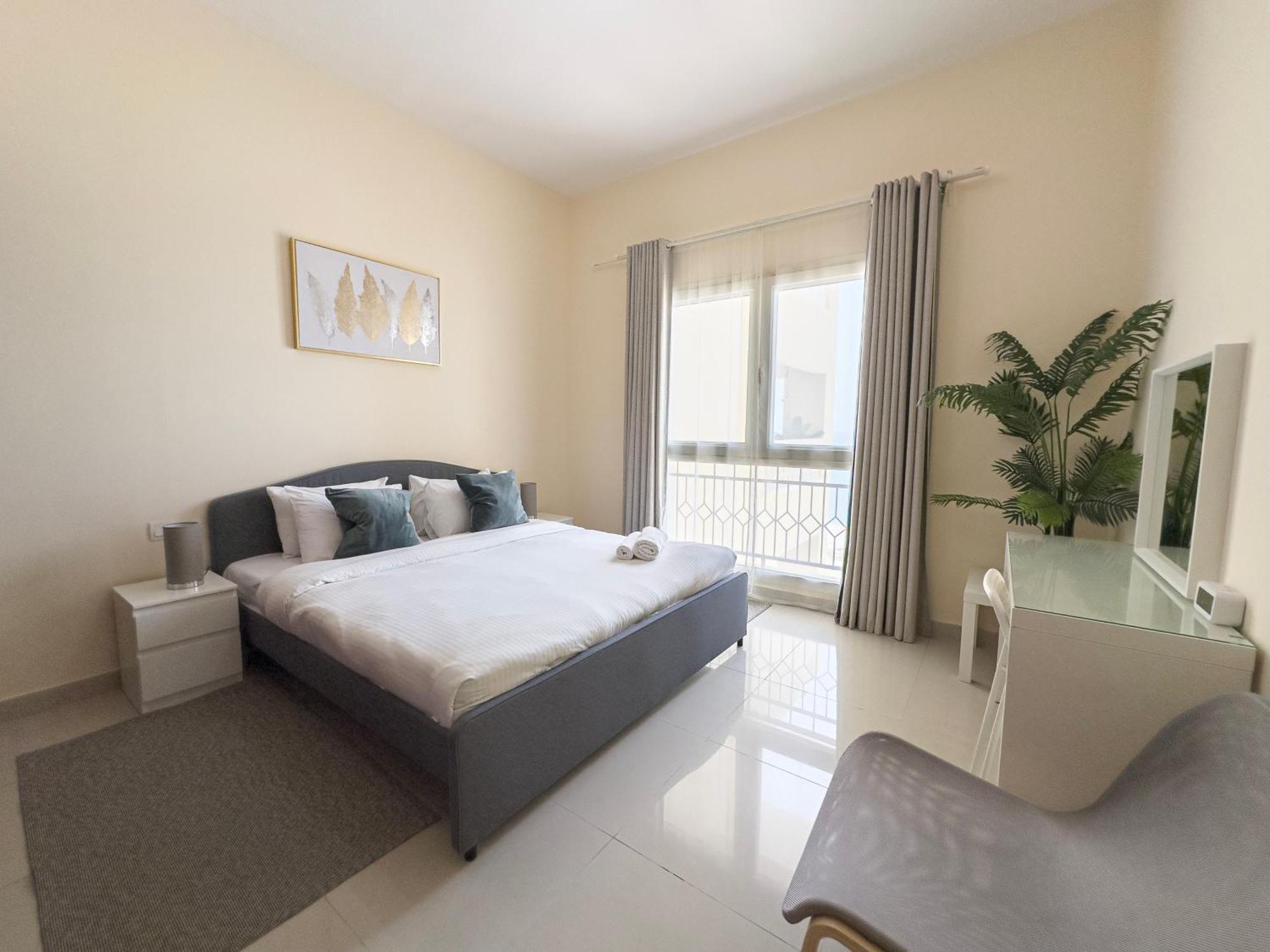 Blue Collection Homes - Al Hamra Village Apartment